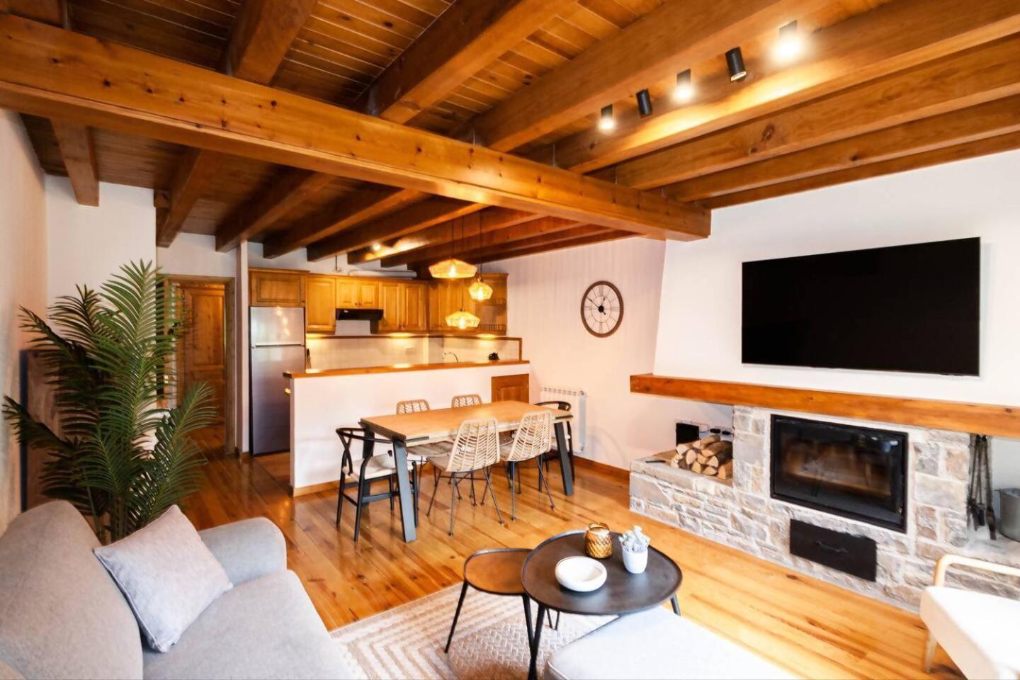 Espacioso Apartamento Con Jardin En Salardu Naut Aran Exterior photo